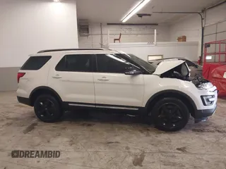 2017 Ford Explorer XLT with VIN 1FM5K8D89HGB36950, listed as a IAAI auction lot 41083427 with Not Provided miles and . Bid and sale history available at carsss.com. Image 13.
