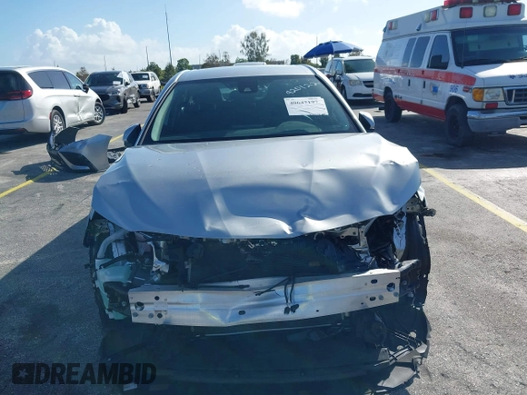2023 Toyota Camry SE z VIN 4T1G11AK9PU805365, wystawiony jako IAAI lot #40647197 z przebiegiem 18 643 mil mil oraz . Historia ofert i sprzedaży dostępna na DreamBid. Obrazek 6.
