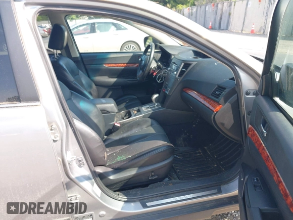 2010 Subaru Outback Limited Power Moon z VIN 4S4BRBKC8A3376829, wystawiony jako IAAI lot #42482586 z przebiegiem 161 776 mil mil oraz . Historia ofert i sprzedaży dostępna na DreamBid. Obrazek 8.
