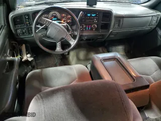 2005 Chevrolet Silverado 1500 Z71 with VIN 2GCEK13T651397043, listed as a Copart auction lot 43933165 with 192,394 mi miles and Salvage Title. Bid and sale history available at carsss.com. Image 8.