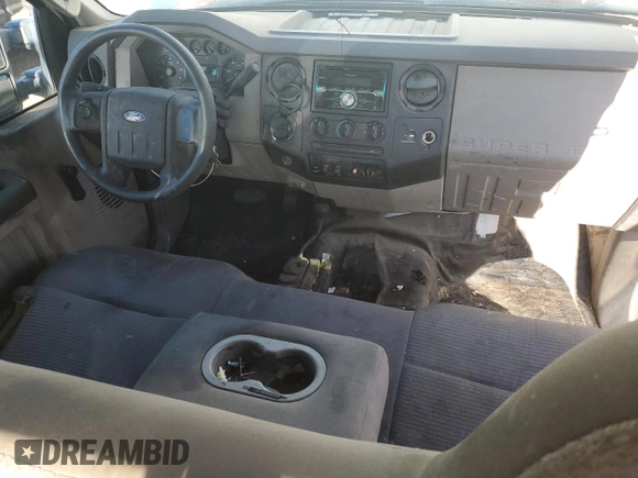 2008 Ford Super Duty F-250 SRW XL with VIN 1FTSX215X8ED07636, listed as a Copart auction lot 76420444 with 321,960 mi miles and Clean Title. Bid and sale history available at carsss.com. Image 8.