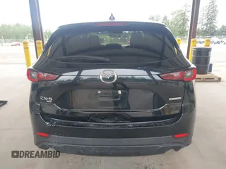 2023 Mazda CX-5 S Carbon Edition z VIN JM3KFBCM8P0140333, wystawiony jako IAAI lot #42292848 z przebiegiem 49 587 mil mil oraz . Historia ofert i sprzedaży dostępna na DreamBid. Obrazek 17.