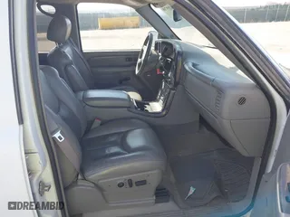 2004 GMC Yukon Denali with VIN 1GKEK63U54J251781, listed as a IAAI auction lot 42099768 with 166,543 mi miles. Bid and sale history available at carsss.com. Image 5.
