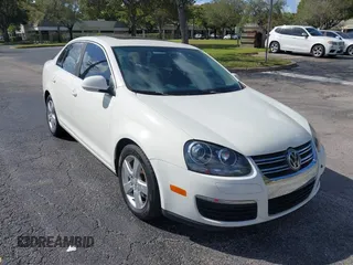 2008 Volkswagen Jetta Sedan SE with VIN 3VWRM71K08M108404, listed as a IAAI auction lot 41595159 with 125,031 mi miles. Bid and sale history available at carsss.com. Image 1.