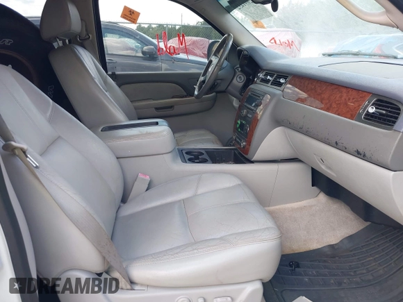 2007 Chevrolet Tahoe LTZ with VIN 1GNFC13J07J153453, listed as a IAAI auction lot 42691432 with Not provided miles and . Bid and sale history available at DreamBid. Image 5.
