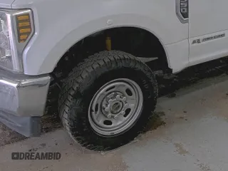 2019 Ford F-350 Platinum с VIN 1FT7W3BTXKED68083, выставлен на аукционе IAAI как лот 42602897 с пробегом 201 348 миль миль и . История ставок и продаж доступна на DreamBid. Изображение 34.