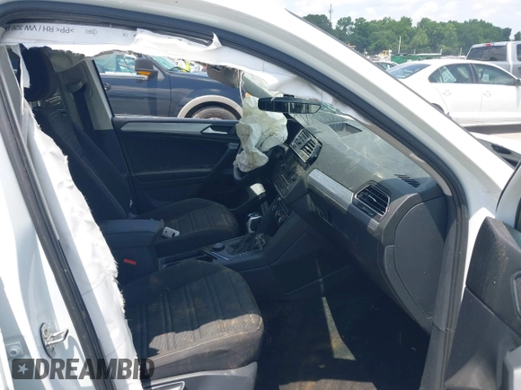 2024 Volkswagen Tiguan S with VIN 3VVFB7AX7RM030830, listed as a IAAI auction lot 42279861 with 42,714 mi miles and . Bid and sale history available at DreamBid. Image 5.
