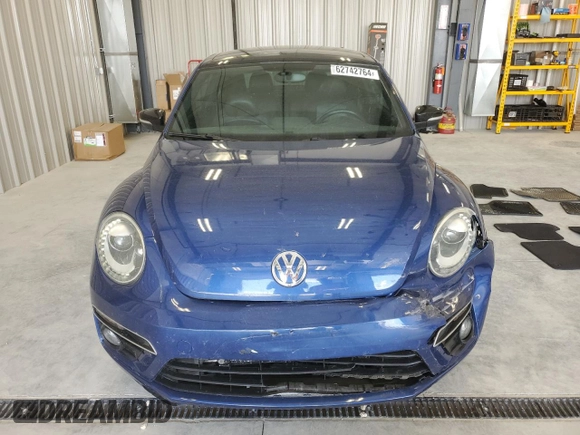 2013 Volkswagen Beetle with VIN 3VW4S7AT9DM687105, listed as a Copart auction lot 62742764 with 90,487 mi miles and Clean Title. Bid and sale history available at DreamBid. Image 5.