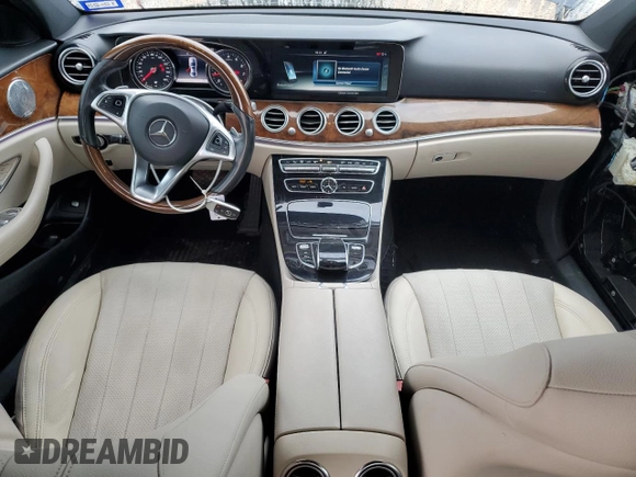 2017 Mercedes-Benz E 300 Luxury z VIN WDDZF4JB1HA289107, wystawiony jako Copart lot #53529655 z przebiegiem 63 217 mil mil oraz Szkoda całkowita • Salvage title. Historia ofert i sprzedaży dostępna na DreamBid. Obrazek 8.