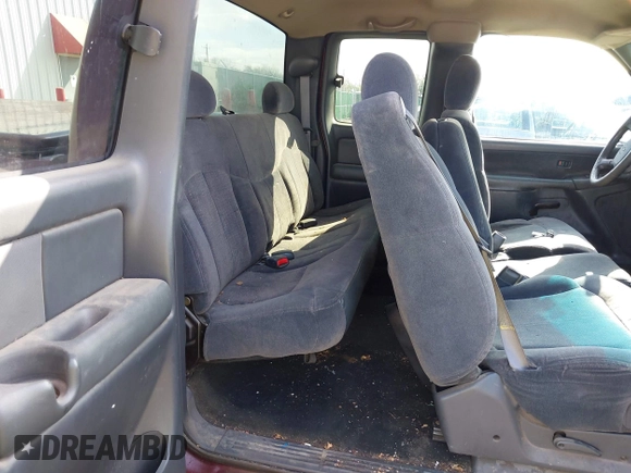 2001 Chevrolet Silverado 1500 LS with VIN 2GCEC19T311199096, listed as a IAAI auction lot 41919758 with 130,632 mi miles. Bid and sale history available at carsss.com. Image 8.