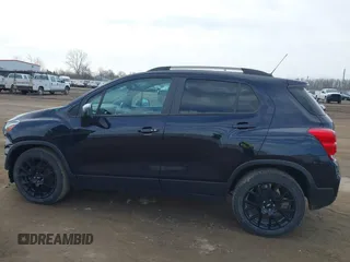 2021 Chevrolet Trax LT with VIN KL7CJLSB0MB322817, listed as a IAAI auction lot 41843233 with 46,947 mi miles. Bid and sale history available at carsss.com. Image 14.