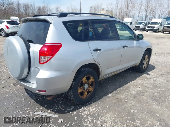 2007 Toyota RAV4 with VIN JTMBD33V576046176, listed as a IAAI auction lot 42147958 with 277,555 mi miles. Bid and sale history available at carsss.com. Image 4.