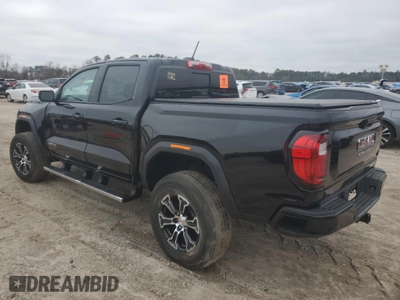 2024 GMC Canyon 4WD AT4 z VIN 1GTP6DEK1R1185858, wystawiony jako Copart lot #45866495 z przebiegiem 2069 mil mil oraz Szkody całkowita. Historia ofert i sprzedaży dostępna na DreamBid. Obrazek 2.