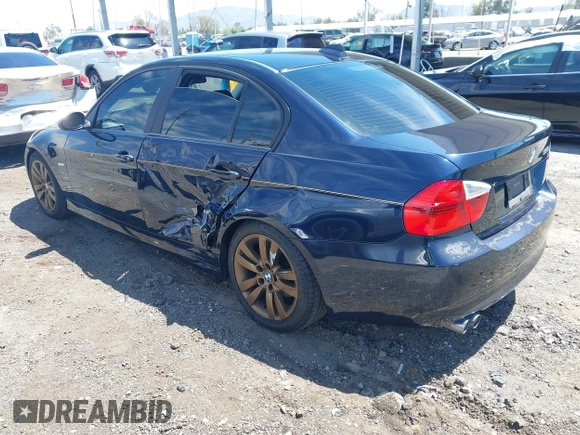 2006 BMW 3 Series 325i z VIN WBAVB13526KX50216, wystawiony jako IAAI lot #42086681 z przebiegiem 203 047 mil mil oraz . Historia ofert i sprzedaży dostępna na DreamBid. Obrazek 3.