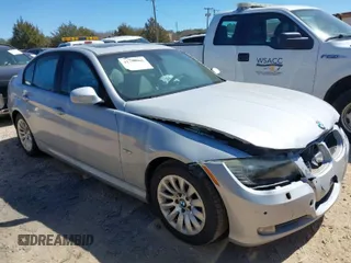 2009 BMW 3 Series 328i with VIN WBAPH77599NM30026, listed as a IAAI auction lot 41790508 with 129,498 mi miles. Bid and sale history available at carsss.com. Image 1.