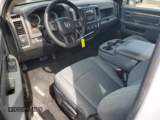 2015 Ram 1500 Express z VIN 3C6JR6AG7FG569786, wystawiony jako Copart lot #56366865 z przebiegiem Nie podano mil oraz Czysty tytuł • Clean title. Historia ofert i sprzedaży dostępna na DreamBid. Obrazek 8.