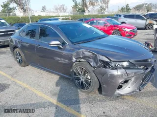 2022 Toyota Camry SE with VIN 4T1T11AK8NU689314, listed as a IAAI auction lot 41425080 with 29,775 mi miles. Bid and sale history available at carsss.com. Image 1.