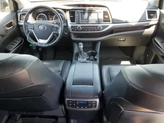 2018 Toyota Highlander Limited с VIN 5TDDZRFH5JS852061, выставлен на аукционе Copart как лот 62723315 с пробегом 52 496 миль миль и Списание • Salvage title. История ставок и продаж доступна на DreamBid. Изображение 8.