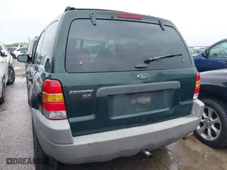 2001 Ford Escape XLT with VIN 1FMCU03101KC25039, listed as a IAAI auction lot 41900122 with 218,126 mi miles. Bid and sale history available at carsss.com. Image 15.