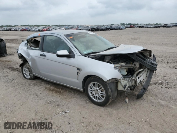 2008 Ford Focus SE z VIN 1FAHP33N98W188619, wystawiony jako Copart lot #49186014 z przebiegiem 139 888 mil mil oraz Szkoda całkowita • Salvage title. Historia ofert i sprzedaży dostępna na DreamBid. Obrazek 4.