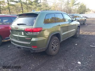 2019 Jeep Grand Cherokee Trailhawk with VIN 1C4RJFLG8KC822501, listed as a IAAI auction lot 41445574 with 94,742 mi miles. Bid and sale history available at carsss.com. Image 4.