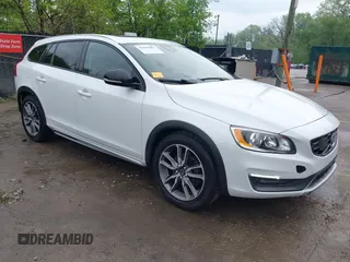 2016 Volvo V60 T5 with VIN YV4612HK0G1013888, listed as a IAAI auction lot 42102463 with 135,909 mi miles and . Bid and sale history available at DreamBid. Image 1.