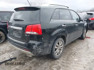 2013 Kia Sorento SX с VIN 5XYKWDA28DG340057, выставлен на аукционе IAAI как лот 41561148 с пробегом 116 828 миль миль и . История ставок и продаж доступна на DreamBid. Изображение 4.