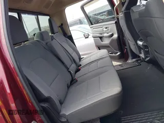 2019 Ram 1500 Big Horn z VIN 1C6SRFFTXKN726125, wystawiony jako IAAI lot #42177558 z przebiegiem 40 985 mil mil oraz . Historia ofert i sprzedaży dostępna na DreamBid. Obrazek 8.