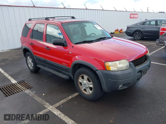 2002 Ford Escape XLT Choice with VIN 1FMCU04122KD84869, listed as a IAAI auction lot 41797569 with 181,346 mi miles. Bid and sale history available at carsss.com. Image 1.