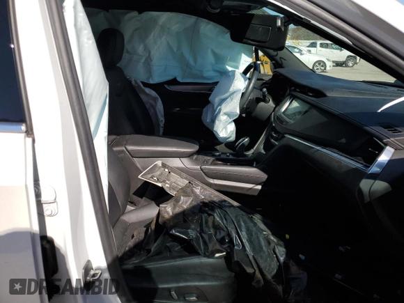 2021 Cadillac XT6 Luxury with VIN 1GYKPAR46MZ172366, listed as a Copart auction lot 42741985 with 33,800 mi miles and Salvage title. Bid and sale history available at DreamBid. Image 7.