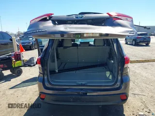 2019 Toyota Highlander LE with VIN 5TDZZRFH6KS306098, listed as a IAAI auction lot 41712844 with 92,056 mi miles and . Bid and sale history available at DreamBid. Image 18.