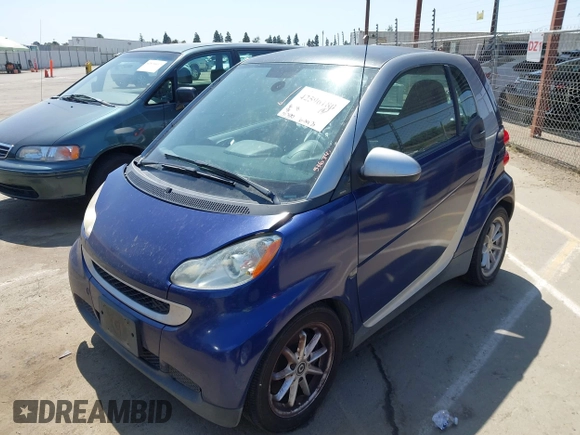 2008 Smart fortwo Pure z VIN WMEEJ31X38K195867, wystawiony jako IAAI lot #42596180 z przebiegiem 53 634 mil mil oraz . Historia ofert i sprzedaży dostępna na DreamBid. Obrazek 2.