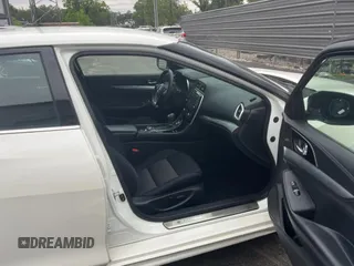 2016 Nissan Maxima S with VIN 1N4AA6AP8GC409491, listed as a Copart auction lot 56022195 with 39,041 mi miles and Clean Title. Bid and sale history available at DreamBid. Image 5.