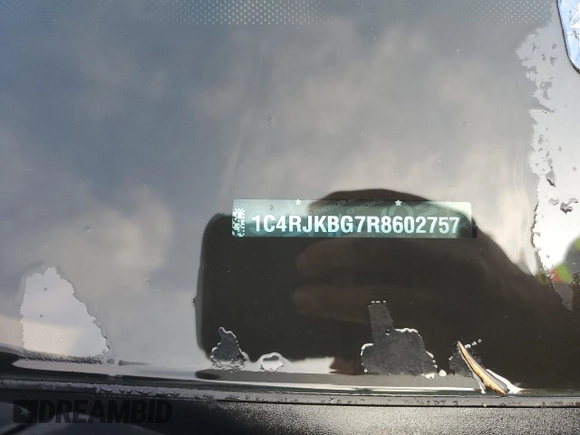 2024 Jeep Grand Cherokee Limited z VIN 1C4RJKBG7R8602757, wystawiony jako Copart lot #57035185 z przebiegiem Nie podano mil oraz Nie do naprawy • Non repairable. Historia ofert i sprzedaży dostępna na DreamBid. Obrazek 14.