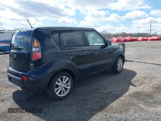 2010 Kia Soul + with VIN KNDJT2A29A7038620, listed as a IAAI auction lot 41989573 with 141,312 mi miles. Bid and sale history available at carsss.com. Image 4.