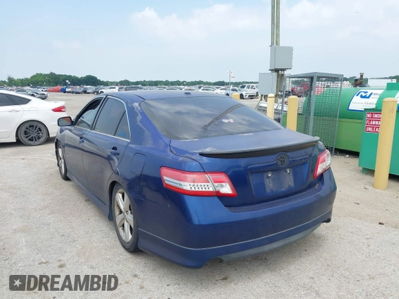 2011 Toyota Camry LE z VIN 4T1BF3EK4BU620134, wystawiony jako IAAI lot #42309875 z przebiegiem 145 272 mil mil oraz . Historia ofert i sprzedaży dostępna na DreamBid. Obrazek 3.