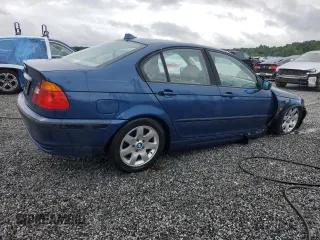 2000 BMW 3 Series 323i with VIN WBAAM3347YCA92579, listed as a Copart auction lot 60823235 with 216,510 mi miles and Salvage title. Bid and sale history available at DreamBid. Image 3.
