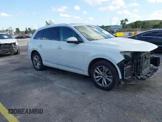 2017 Audi Q7 Premium Plus with VIN WA1LABF73HD018713, listed as a IAAI auction lot 41492243 with 112,928 mi miles. Bid and sale history available at carsss.com. Image 1.
