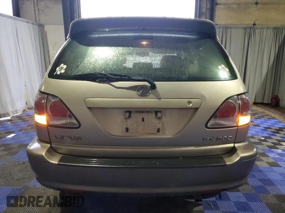 2001 Lexus RX 300 with VIN JTJHF10UX10170343, listed as a Copart auction lot 84096504 with 266,931 mi miles and Salvage Title. Bid and sale history available at carsss.com. Image 6.