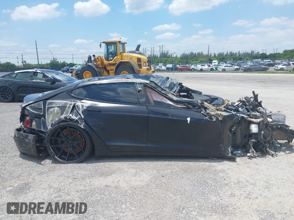 2021 Tesla Model S Plaid с VIN 5YJSA1E63MF451438, выставлен на аукционе IAAI как лот 41399777 с пробегом Не указан миль и . История ставок и продаж доступна на DreamBid. Изображение 12.
