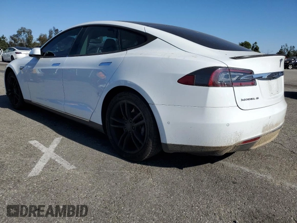 2014 Tesla Model S 60 with VIN 5YJSA1H15EFP53881, listed as a Copart auction lot 45136545 with 111,143 mi miles and Salvage Title. Bid and sale history available at DreamBid. Image 2.