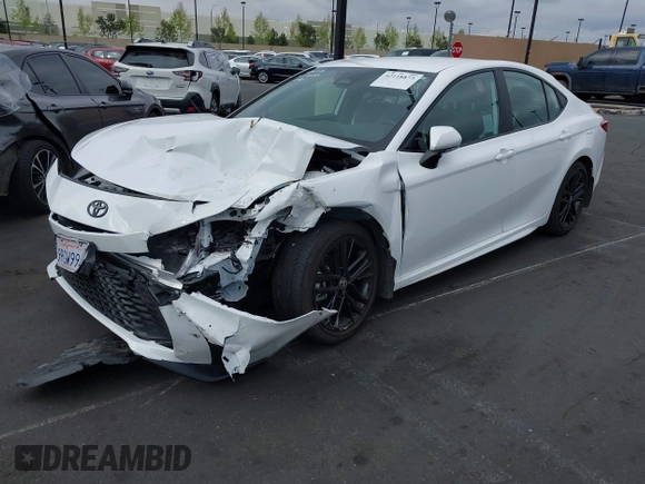 2025 Toyota Camry LE z VIN 4T1DAACK3SU533985, wystawiony jako IAAI lot #42118873 z przebiegiem Nie podano mil oraz . Historia ofert i sprzedaży dostępna na DreamBid. Obrazek 19.