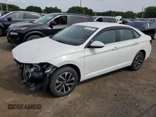 2022 Volkswagen Jetta z VIN 3VWNM7BU9NM021238, wystawiony jako Copart lot #58724755 z przebiegiem 35 889 mil mil oraz Czysty tytuł • Clean title. Historia ofert i sprzedaży dostępna na DreamBid. Obrazek 1.