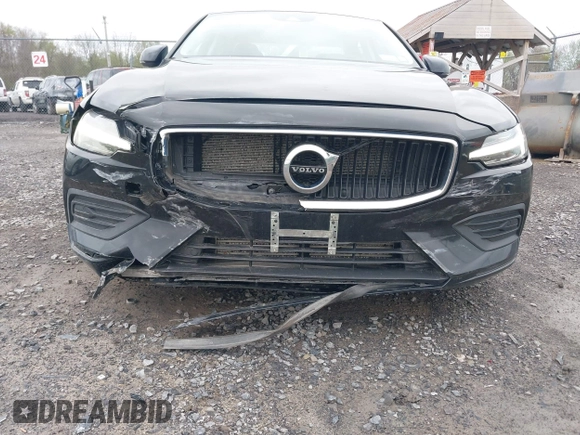 2019 Volvo S60 Momentum with VIN 7JRA22TK5KG018383, listed as a IAAI auction lot 42146289 with 111,227 mi miles. Bid and sale history available at carsss.com. Image 6.