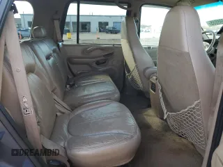 1999 Ford Expedition XLT z VIN 1FMPU18L5XLB51556, wystawiony jako Copart lot #49698855 z przebiegiem 194 898 mil mil oraz Szkoda całkowita • Salvage title. Historia ofert i sprzedaży dostępna na DreamBid. Obrazek 11.