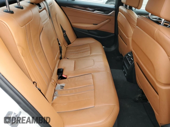 2019 BMW 5 Series 530i z VIN WBAJA5C56KWW14361, wystawiony jako Copart lot #56403635 z przebiegiem 123 182 mil mil oraz Szkoda całkowita • Salvage title. Historia ofert i sprzedaży dostępna na DreamBid. Obrazek 10.