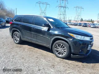2018 Toyota Highlander SE with VIN 5TDJZRFH8JS529884, listed as a IAAI auction lot 41858737 with NaN miles. Bid and sale history available at carsss.com. Image 1.