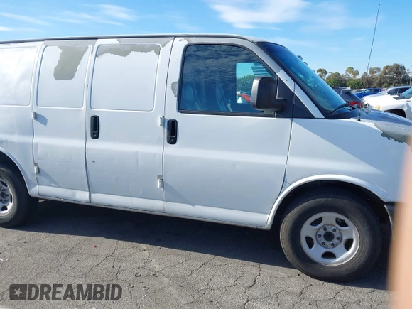 2004 Chevrolet Express Cargo z VIN 1GCFG15X241105110, wystawiony jako IAAI lot #42667123 z przebiegiem 143 147 mil mil oraz . Historia ofert i sprzedaży dostępna na DreamBid. Obrazek 13.