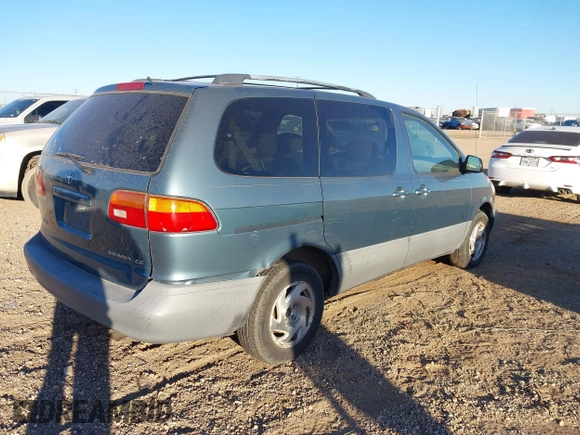2000 Toyota Sienna CE with VIN 4T3GF19C2YU240254, listed as a IAAI auction lot 40688669 with 1 mi miles. Bid and sale history available at carsss.com. Image 4.
