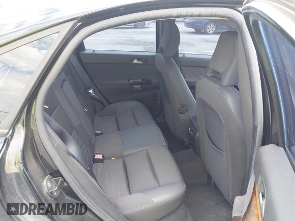 2007 Volvo S40 2.4L z VIN YV1MS382972260828, wystawiony jako IAAI lot #42312374 z przebiegiem 129 152 mil mil oraz . Historia ofert i sprzedaży dostępna na DreamBid. Obrazek 8.